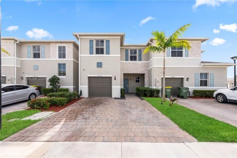 Townhouse in Homestead, Florida 3 bedrooms, 159.05 sq.m. № 2000493 - photo 28