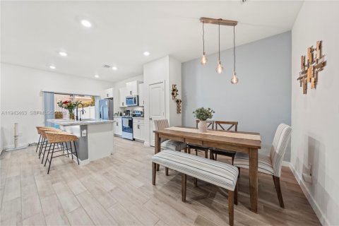 Townhouse in Homestead, Florida 3 bedrooms, 159.05 sq.m. № 2000493