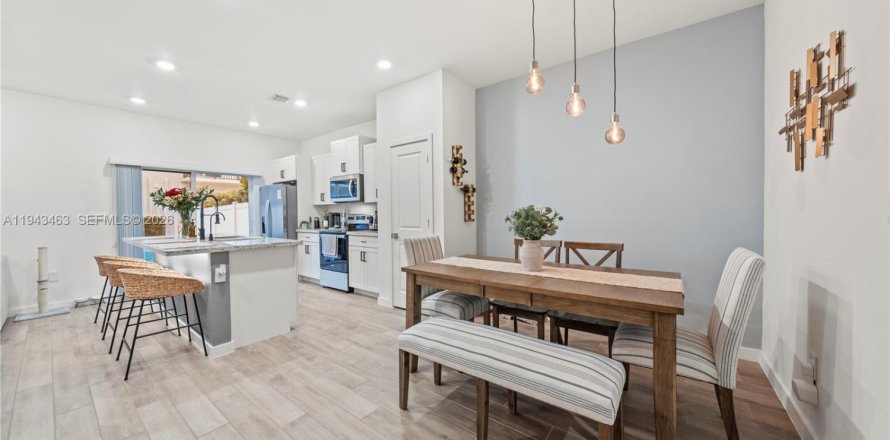 Townhouse in Homestead, Florida 3 bedrooms, 159.05 sq.m. № 2000493