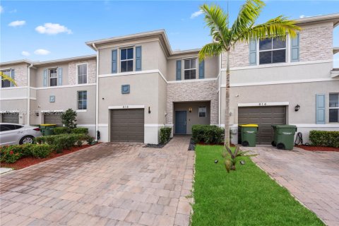 Townhouse in Homestead, Florida 3 bedrooms, 159.05 sq.m. № 2000493 - photo 26