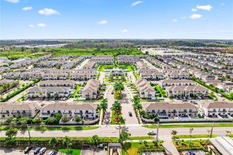 Townhouse in Homestead, Florida 3 bedrooms, 159.05 sq.m. № 2000493 - photo 30