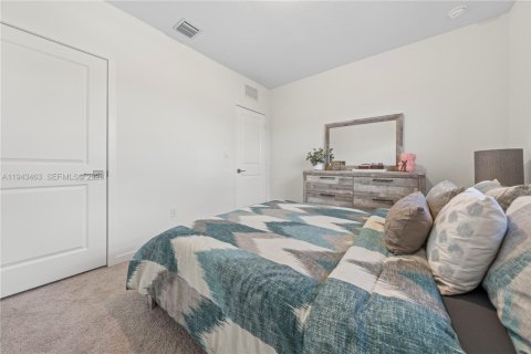 Townhouse in Homestead, Florida 3 bedrooms, 159.05 sq.m. № 2000493 - photo 17