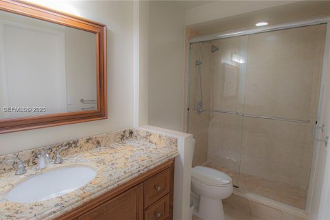 Снять в аренду таунхаус в Майами, Флорида 3 спальни, 107.4м2, № 2002042 - фото 10