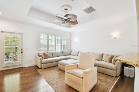 Touwnhouse à vendre à Tampa, Floride: 4 chambres, 245.35 m2 № 1918207 - photo 13