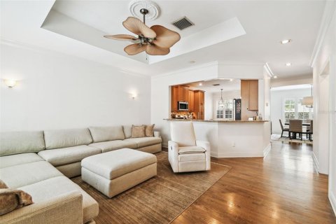 Touwnhouse à vendre à Tampa, Floride: 4 chambres, 245.35 m2 № 1918207 - photo 15
