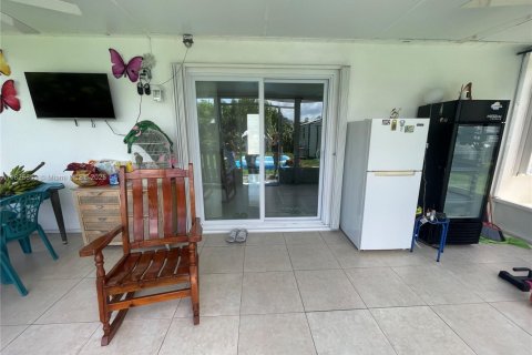 House in Port St. Lucie, Florida 3 bedrooms, 95.88 sq.m. № 1794270 - photo 10