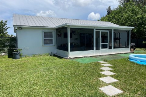 House in Port St. Lucie, Florida 3 bedrooms, 95.88 sq.m. № 1794270 - photo 17