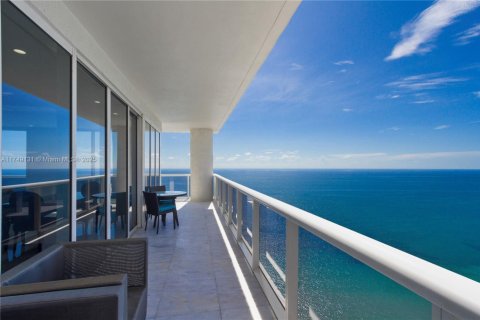 Copropriété à louer à Hallandale Beach, Floride: 3 chambres, 235.79 m2 № 1496566 - photo 22