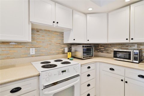 Villa ou maison à vendre à New Smyrna Beach, Floride: 4 chambres, 147.9 m2 № 2138880 - photo 10