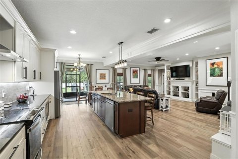 House in Orlando, Florida 5 bedrooms, 336.31 sq.m. № 1808877 - photo 12