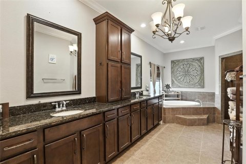 House in Orlando, Florida 5 bedrooms, 336.31 sq.m. № 1808877 - photo 18
