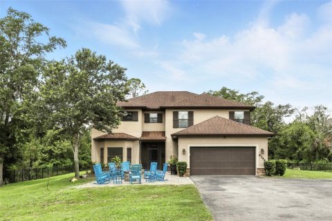 House in Orlando, Florida 5 bedrooms, 336.31 sq.m. № 1808877 - photo 1
