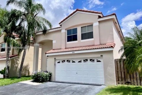 House in Davie, Florida 4 bedrooms, 179.67 sq.m. № 2241105