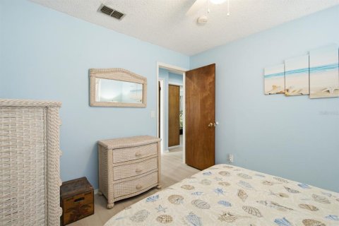 House in Clearwater, Florida 3 bedrooms, 147.9 sq.m. № 2203400 - photo 26