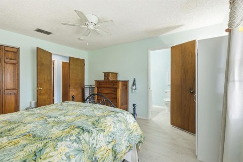 House in Clearwater, Florida 3 bedrooms, 147.9 sq.m. № 2203400 - photo 22
