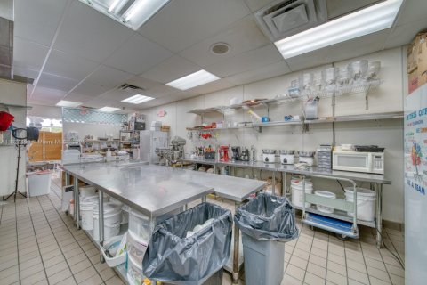 Immobilier commercial à vendre à Kendall, Floride № 2015450 - photo 13