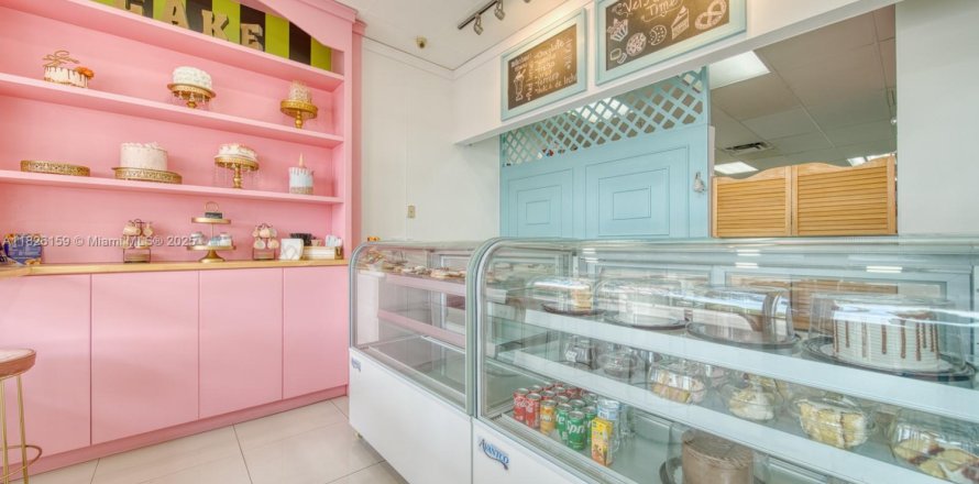 Immobilier commercial à Kendall, Floride № 2015450