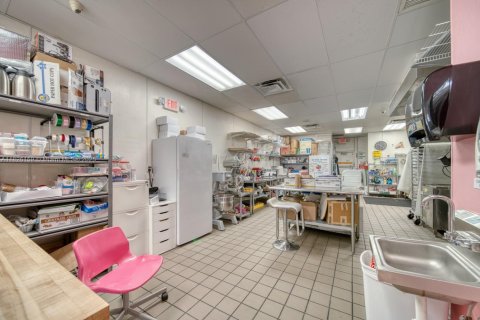 Immobilier commercial à vendre à Kendall, Floride № 2015450 - photo 18