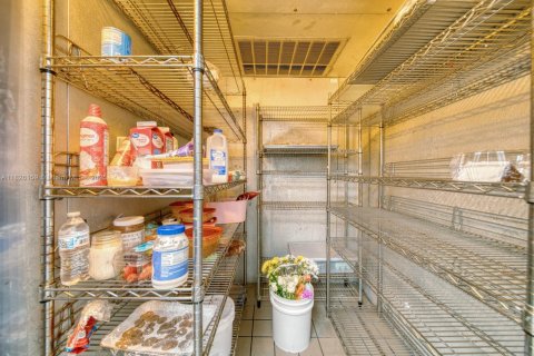 Immobilier commercial à vendre à Kendall, Floride № 2015450 - photo 10