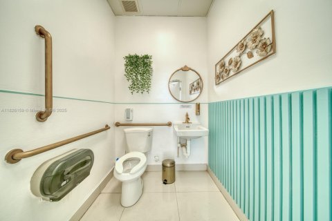 Immobilier commercial à vendre à Kendall, Floride № 2015450 - photo 19