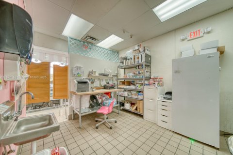 Immobilier commercial à vendre à Kendall, Floride № 2015450 - photo 8