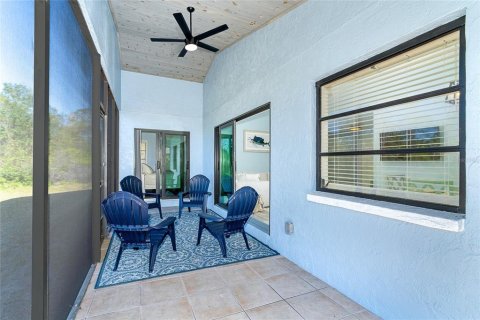 House in Rotonda, Florida 2 bedrooms, 99.31 sq.m. № 1590477 - photo 24