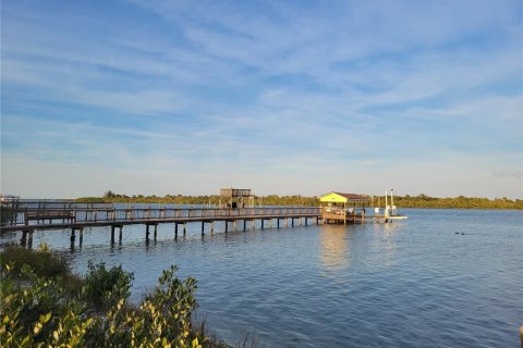 House in Edgewater, Florida 4 bedrooms, 315.87 sq.m. № 1508516 - photo 12