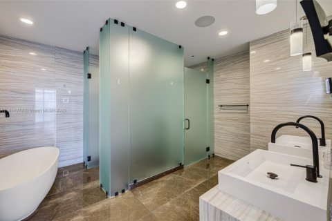 Condo in Fort Lauderdale, Florida, 4 bedrooms  № 1766367 - photo 29