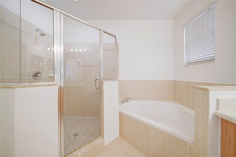 Townhouse in Homestead, Florida 3 bedrooms, 153.85 sq.m. № 1952617 - photo 7