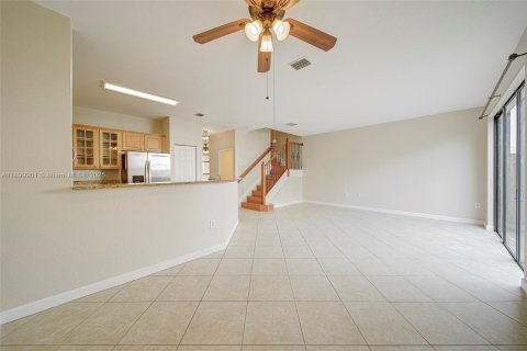 Townhouse in Homestead, Florida 3 bedrooms, 153.85 sq.m. № 1952617 - photo 17