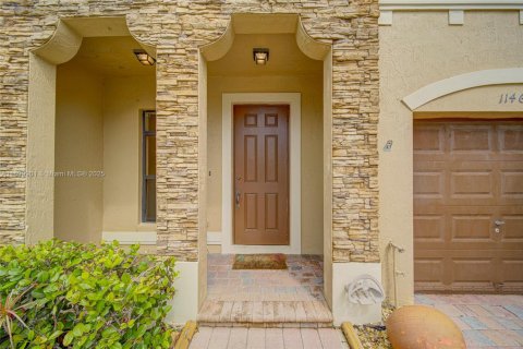 Townhouse in Homestead, Florida 3 bedrooms, 153.85 sq.m. № 1952617 - photo 1