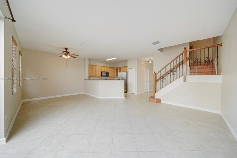 Townhouse in Homestead, Florida 3 bedrooms, 153.85 sq.m. № 1952617 - photo 9