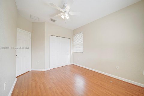 Townhouse in Homestead, Florida 3 bedrooms, 153.85 sq.m. № 1952617 - photo 21