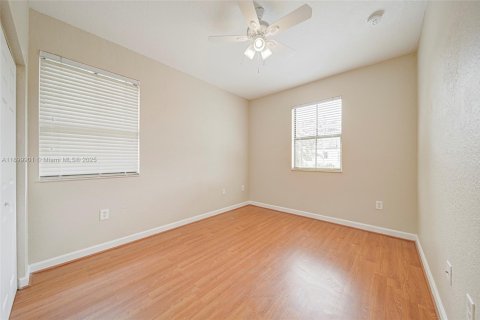 Townhouse in Homestead, Florida 3 bedrooms, 153.85 sq.m. № 1952617 - photo 22