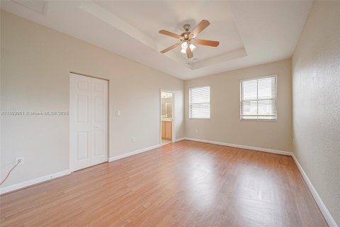 Townhouse in Homestead, Florida 3 bedrooms, 153.85 sq.m. № 1952617 - photo 16