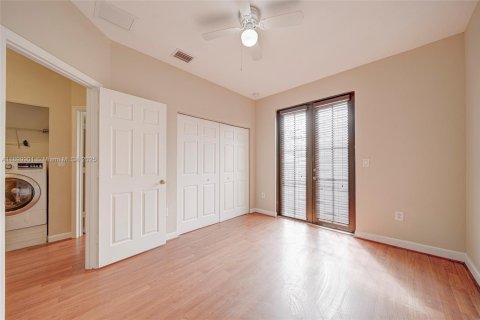 Townhouse in Homestead, Florida 3 bedrooms, 153.85 sq.m. № 1952617 - photo 20