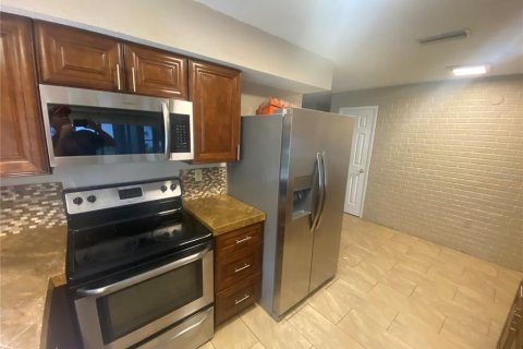 House in Spring Hill, Florida 3 bedrooms, 162.11 sq.m. № 1795449 - photo 4