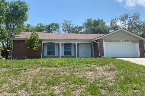 House in Spring Hill, Florida 3 bedrooms, 162.11 sq.m. № 1795449 - photo 1