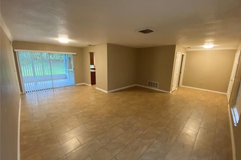 House in Spring Hill, Florida 3 bedrooms, 162.11 sq.m. № 1795449 - photo 12
