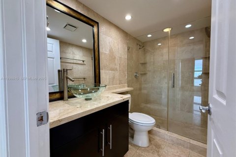 Condo in Miami, Florida, 2 bedrooms  № 1994604 - photo 14