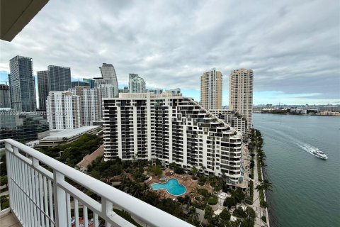Condo in Miami, Florida, 2 bedrooms  № 1994604 - photo 2