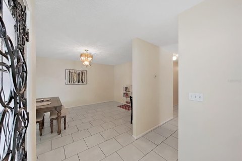 House in Largo, Florida 3 bedrooms, 128.58 sq.m. № 2231048 - photo 6