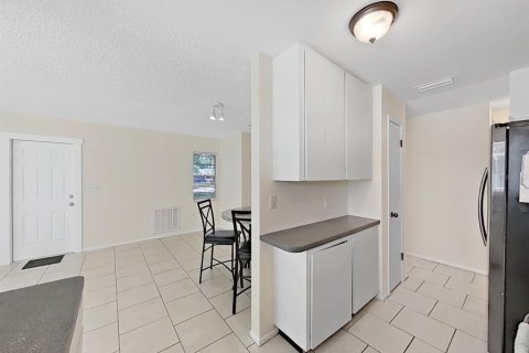House in Largo, Florida 3 bedrooms, 128.58 sq.m. № 2231048 - photo 16