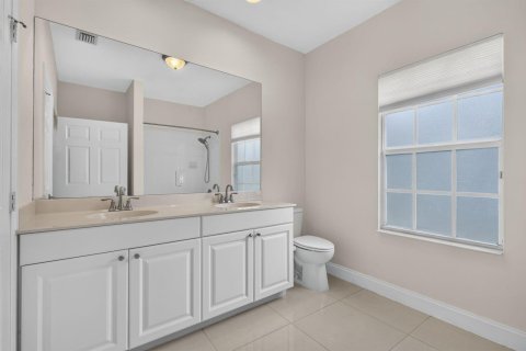 Adosado en venta en Riviera Beach, Florida, 4 dormitorios, 172.43 m2 № 2432524 - foto 14