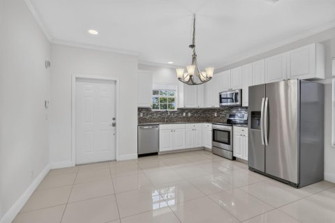 Adosado en venta en Riviera Beach, Florida, 4 dormitorios, 172.43 m2 № 2432524 - foto 5