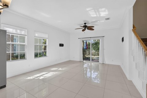 Adosado en venta en Riviera Beach, Florida, 4 dormitorios, 172.43 m2 № 2432524 - foto 9
