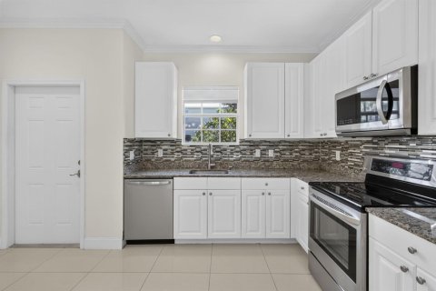 Adosado en venta en Riviera Beach, Florida, 4 dormitorios, 172.43 m2 № 2432524 - foto 7
