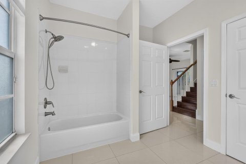 Adosado en venta en Riviera Beach, Florida, 4 dormitorios, 172.43 m2 № 2432524 - foto 15