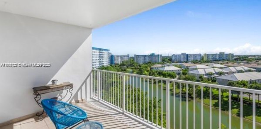 Condo in Hollywood, Florida, 2 bedrooms  № 1936041