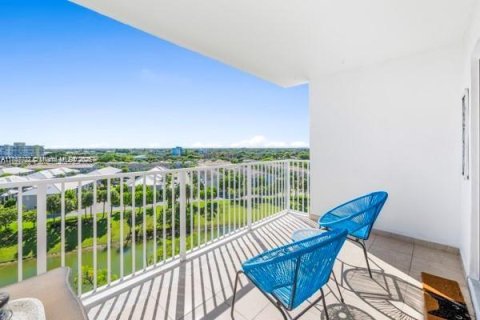 Condo in Hollywood, Florida, 2 bedrooms  № 1936041 - photo 3